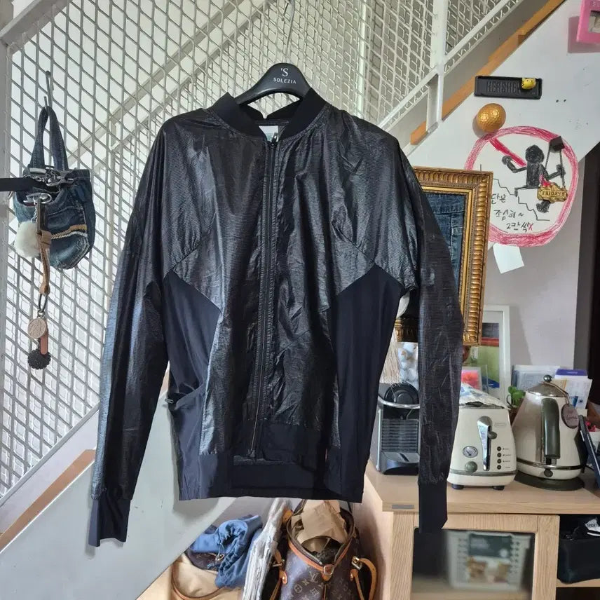 [BUNJANG] Descente Black Windbreaker Jacket / 데상트