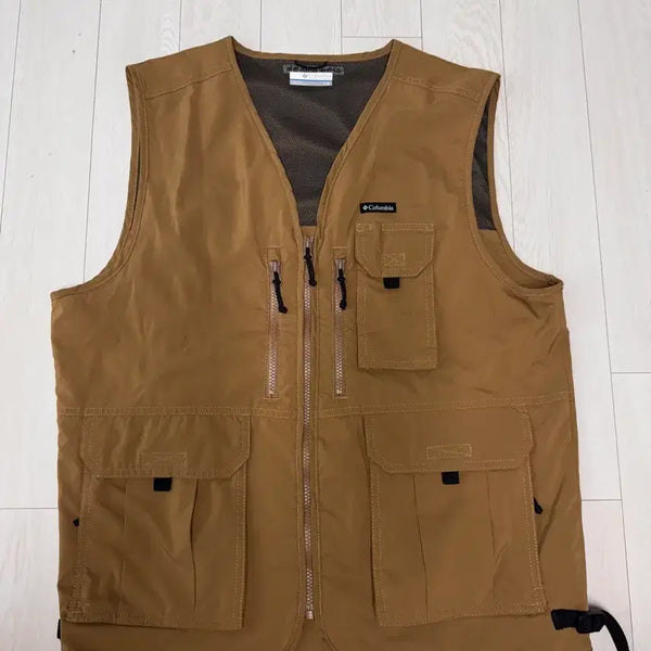 [BUNJANG] Columbia Beige Multi-Pocket Vest L/G / 콜롬비아 베이지색 멀티포켓 조끼 L/G