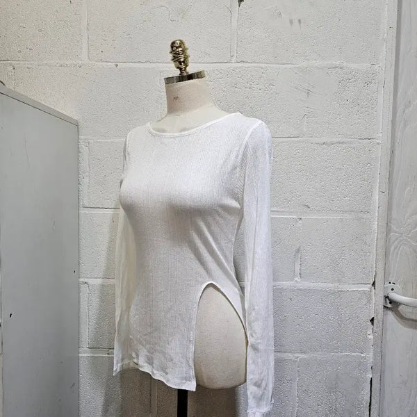 [BUNJANG] White Long-Sleeve Top with Side Slit / 옆트임 얇은재질의 긴팔- 화이트