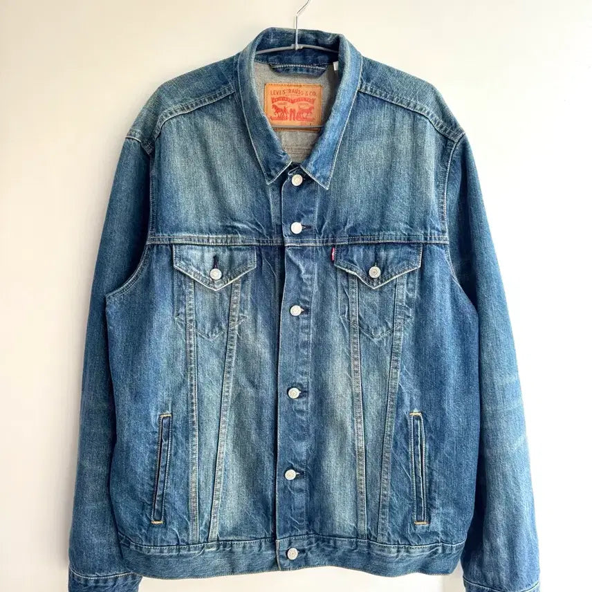 [BUNJANG] Levi's Medium Blue Trucker Denim Jacket L / 리바이스 중청 트러커 데님 자켓 L