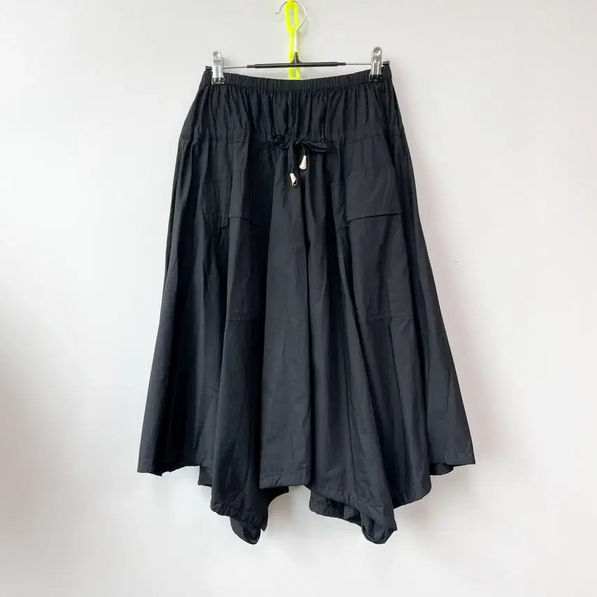 [BUNJANG] Donacaran Banding Skirt (New with Tags) / 도나카란 택새상품 밴딩스커트 27-28추천