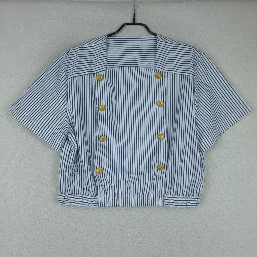 [BUNJANG] Women's Striped Gold Button Short Sleeve Blouse (S) / 여성 스트라이프 금장 버튼 숏 반팔 블라우스(S)