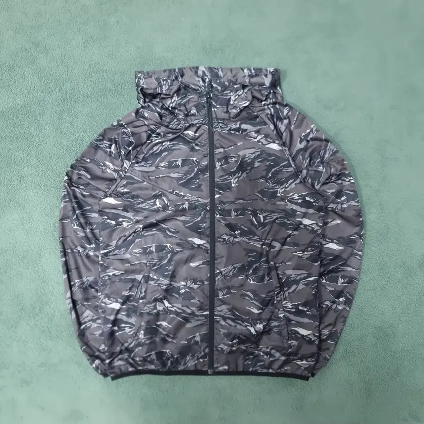 [BUNJANG] Nike NSW Packable Camo Windbreaker / 나이키 NSW 패커블 카모 바람막이