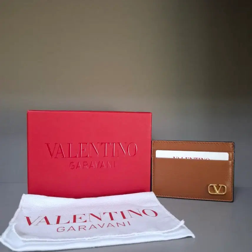 [BUNJANG] Valentino Garavani VLogo Cardholder Brown / 26ss 발렌티노 V로고 가라바니 카드지갑 XY2P0448FQT UNIHG5