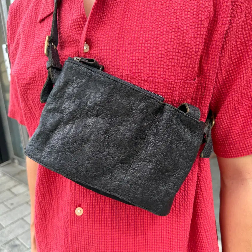 [BUNJANG] B.stuff Vintage Leather Crossbody Bag / Vintage B.stuff Leather Crossbody