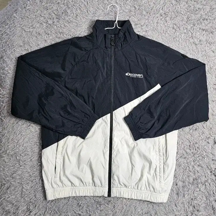 [BUNJANG] Discovery Expedition Black Windbreaker S / 디스커버리 바람막이 블랙 S