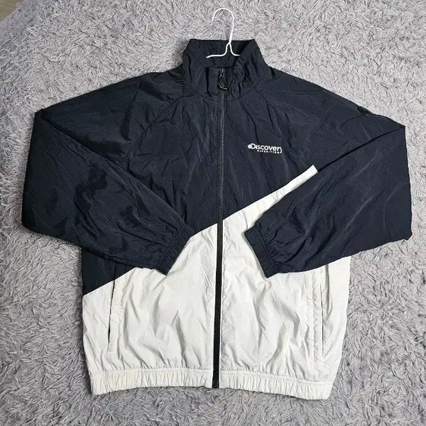 [BUNJANG] Discovery Expedition Black Windbreaker S / 디스커버리 바람막이 블랙 S