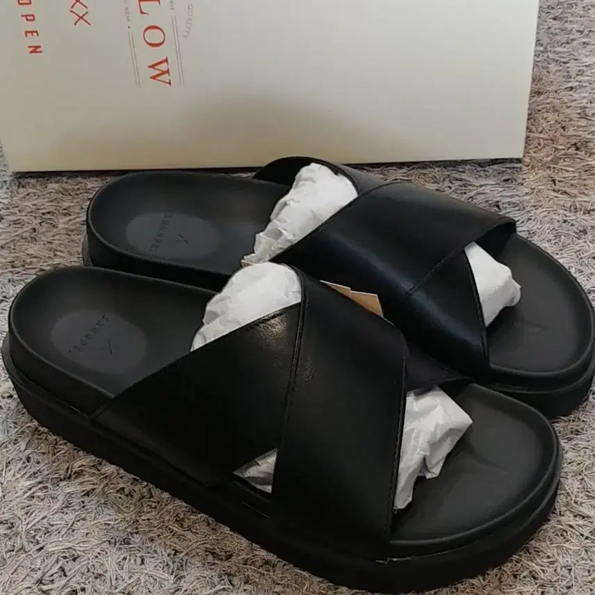 [BUNJANG] Schuhbein Bislou X Cross Strap Slider Slippers / 슈펜 비슬로우 X 크로스 스트랩 슬라이더 슬리퍼(새상품)