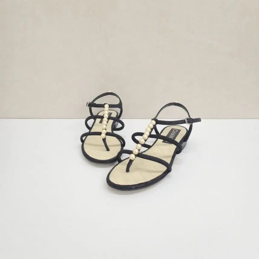 [BUNJANG] Chanel Pearl Strap Sandals Size 37.5 / 샤넬 진주 스트랩 샌들 37.5