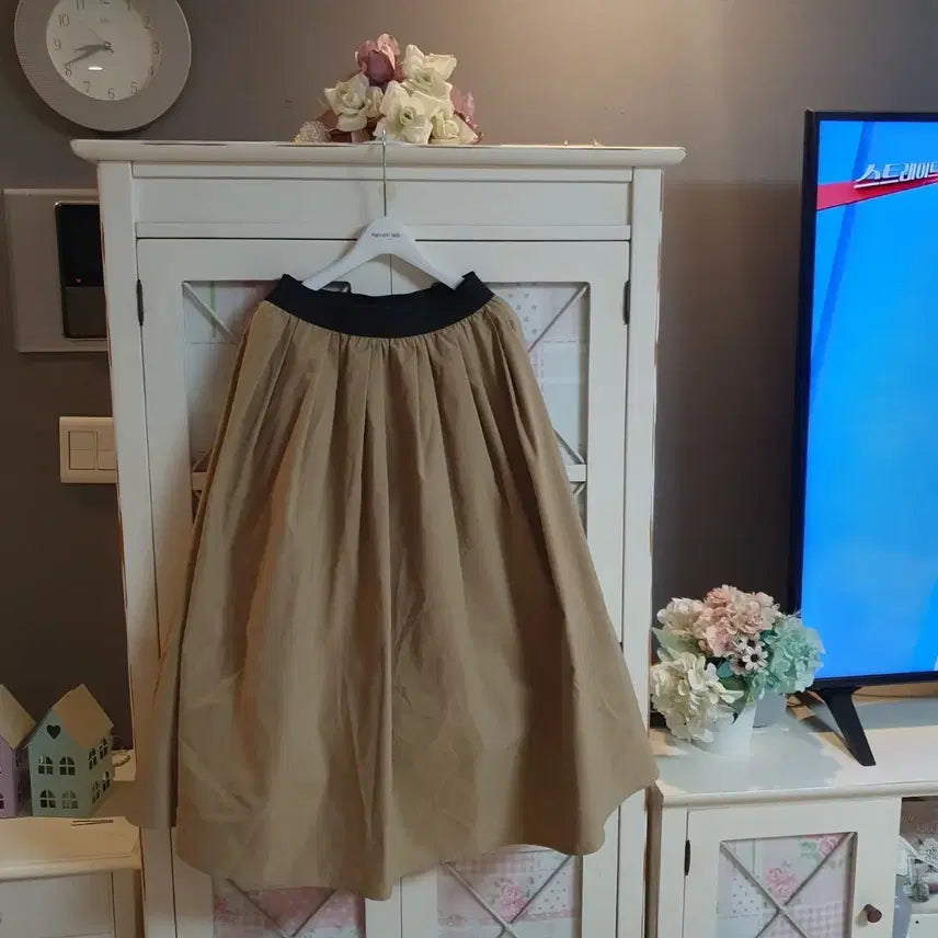[BUNJANG] Beige Flare Long Skirt / 베이지 플레어 롱스커트/55-66
