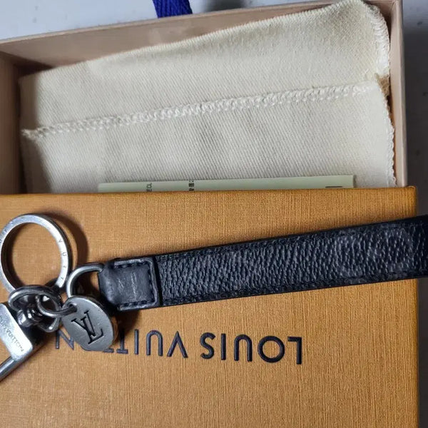 [BUNJANG] Louis Vuitton Dragonne Keychain / 루이비통 드라곤느 키링