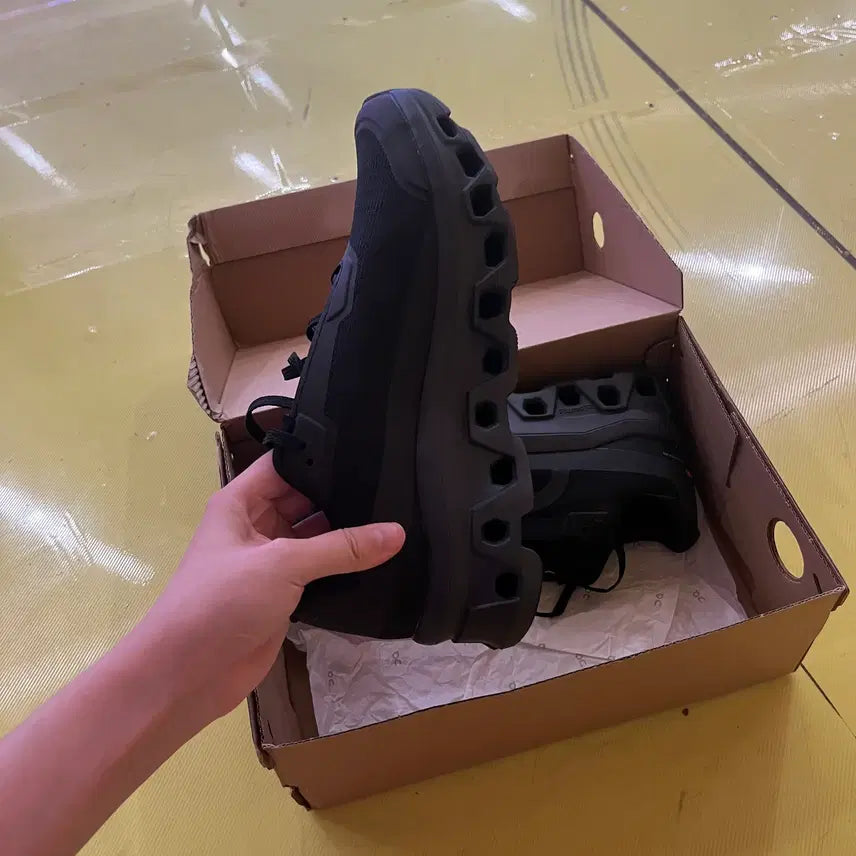 [BUNJANG] On Running Cloudmonster Void Black Shoes 270mm / 온 러닝 클라우드몬스터 보이드 블랙 270MM