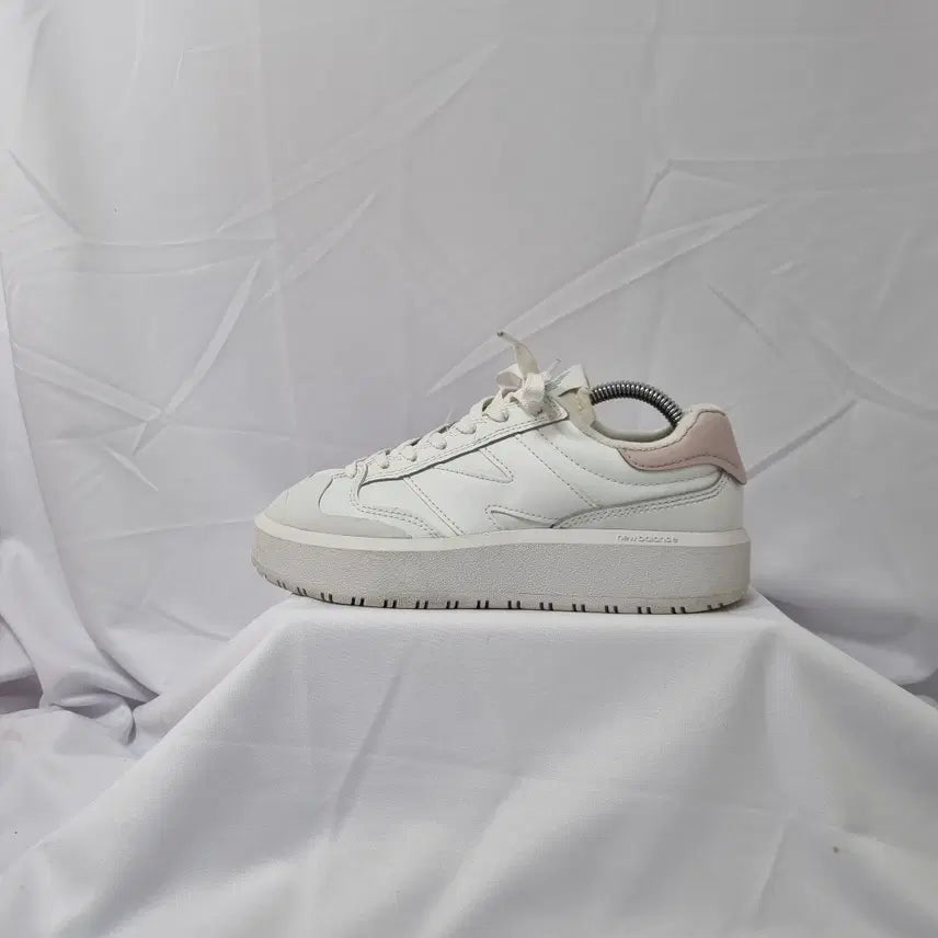 [BUNJANG] New Balance CT302 White Sneakers / 빈티지하서 230 뉴발란스 CT302 화이트 스니커즈