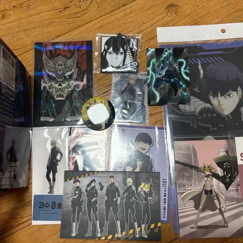 [BUNJANG] Kaiju No. 8 Manga & Merchandise Set / (설명봐주세요)괴수 8호 만화책 및 굿즈 세트