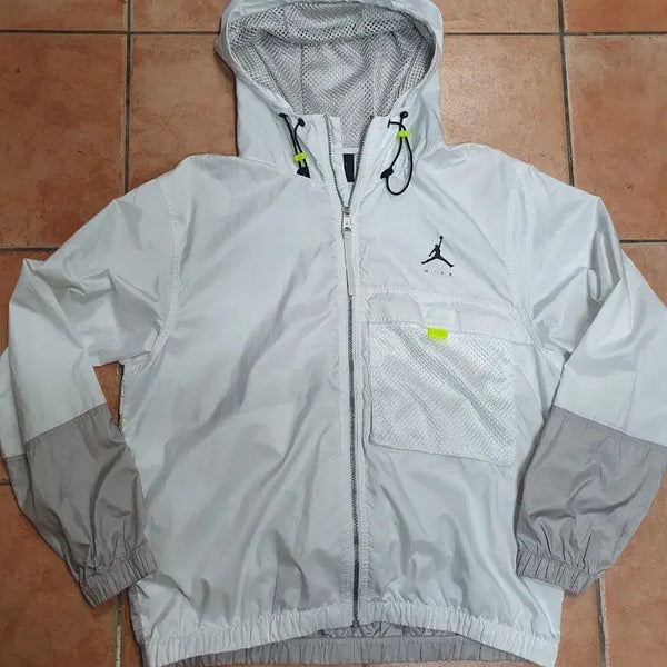 [BUNJANG] Nike Jordan Jumpman Statement Packable Jacket White/Gray XL / [XL/105] 조던 점프맨 스테이트먼트 패커블 재킷 (A급 상태/숏핏)