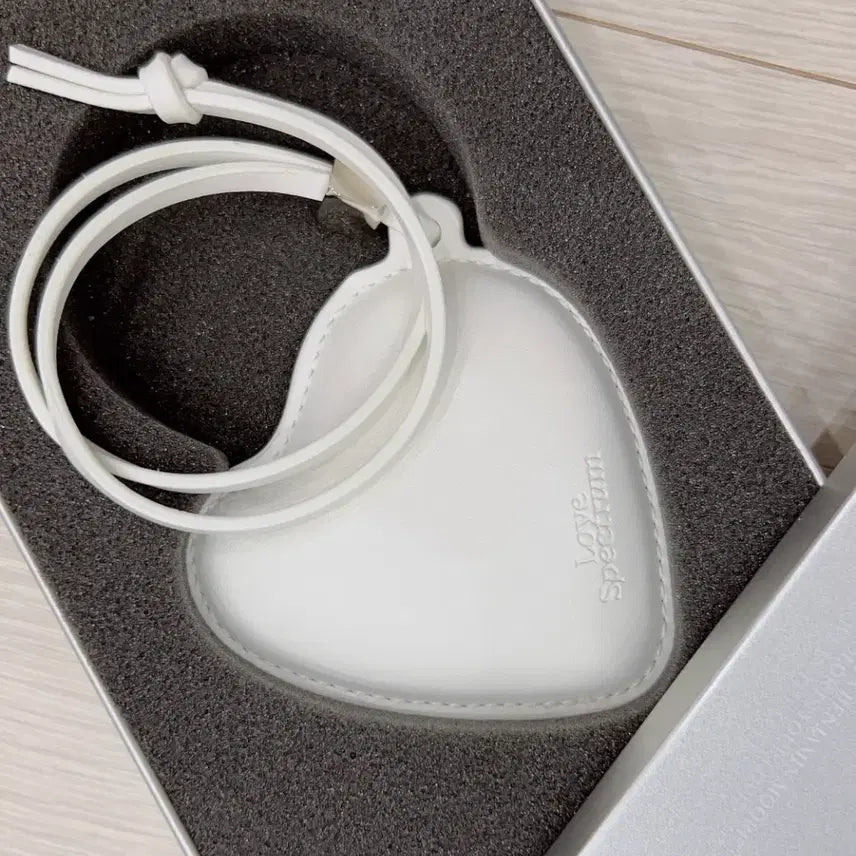 [BUNJANG] Heart Mirror Charm Keychain + Tin Case / 하트 거울 참 키링 + 틴케이스