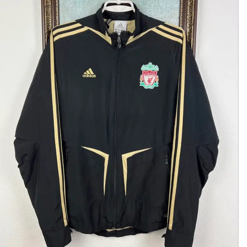 [BUNJANG] Liverpool Black and Gold Jacket / 리버풀 검골 자켓