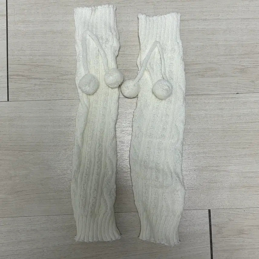 [BUNJANG] Pom Pom Leg Warmers - Ivory / 폼폼이 레그워머 아이보리
