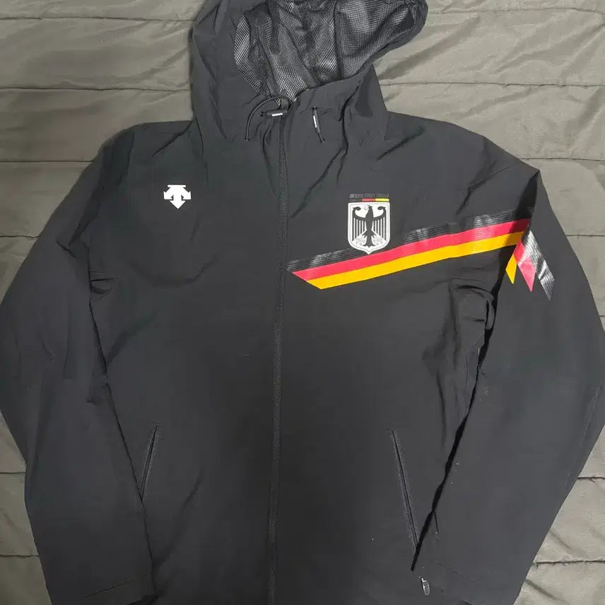[BUNJANG] Descente Windbreaker Size 95 / 데상트 바람막이 95사이즈