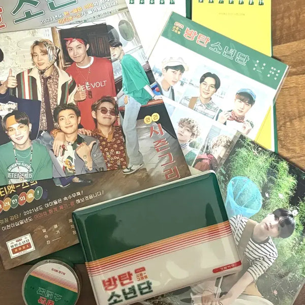 [BUNJANG] BTS 2020 Season's Greetings Bundle Set (Notebook, Calendar, Stickers, Member Proof Photos, Photocard, Suga Photos, Photobook, Masking Tape, Photocard Holder) - Diary Excluded / 방탄소년단 시즌그린팅 풀박스 양도