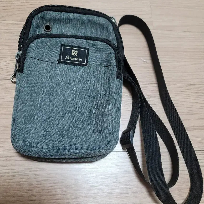 [BUNJANG] Men's Gray Crossbody Bag / 남성용 그레이색 크로스백 핸드폰가방 6200원에 저렴하게팝니다~