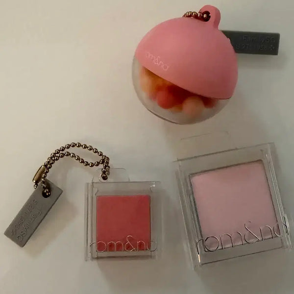 [BUNJANG] Rom&nd Cool Volumer & Cosmetics Keyring Gacha Set / 롬앤 쿨 볼류머 & 롬앤 화장품 키링 가챠 2종