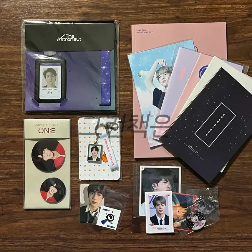 [BUNJANG] BTS Jin Official & Unofficial Bundle Set / BTS 방탄소년단 석진 굿즈 일괄(공식+비공)