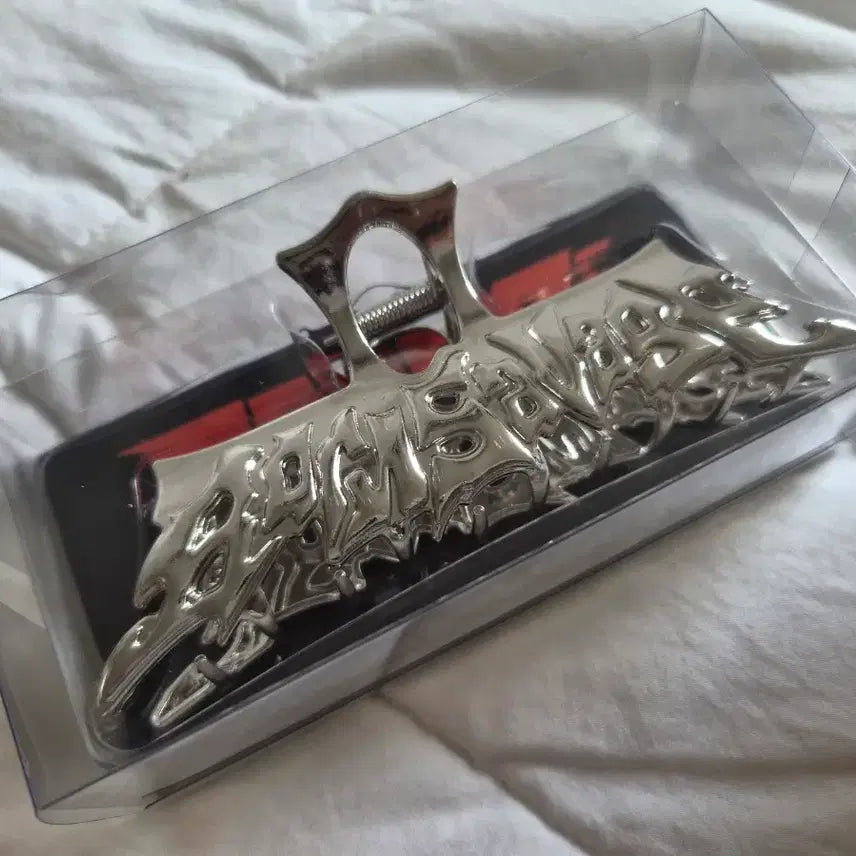 [BUNJANG] PLAVE Bon Voyage Hair Clip / 플레이브 본쌔비지 헤어클립