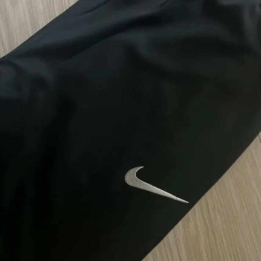 [BUNJANG] Nike Swoosh Logo Training Pants Black / 나이키 스우시 로고 트레이닝 팬츠 블랙