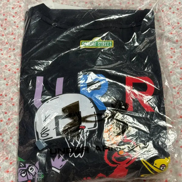 [BUNJANG] Under Armour Curry Sesame Street Squad Character Short-Sleeve T-Shirt / 언더아머 커리 세서미 스트리트 스쿼드 캐릭터 반팔 티셔츠