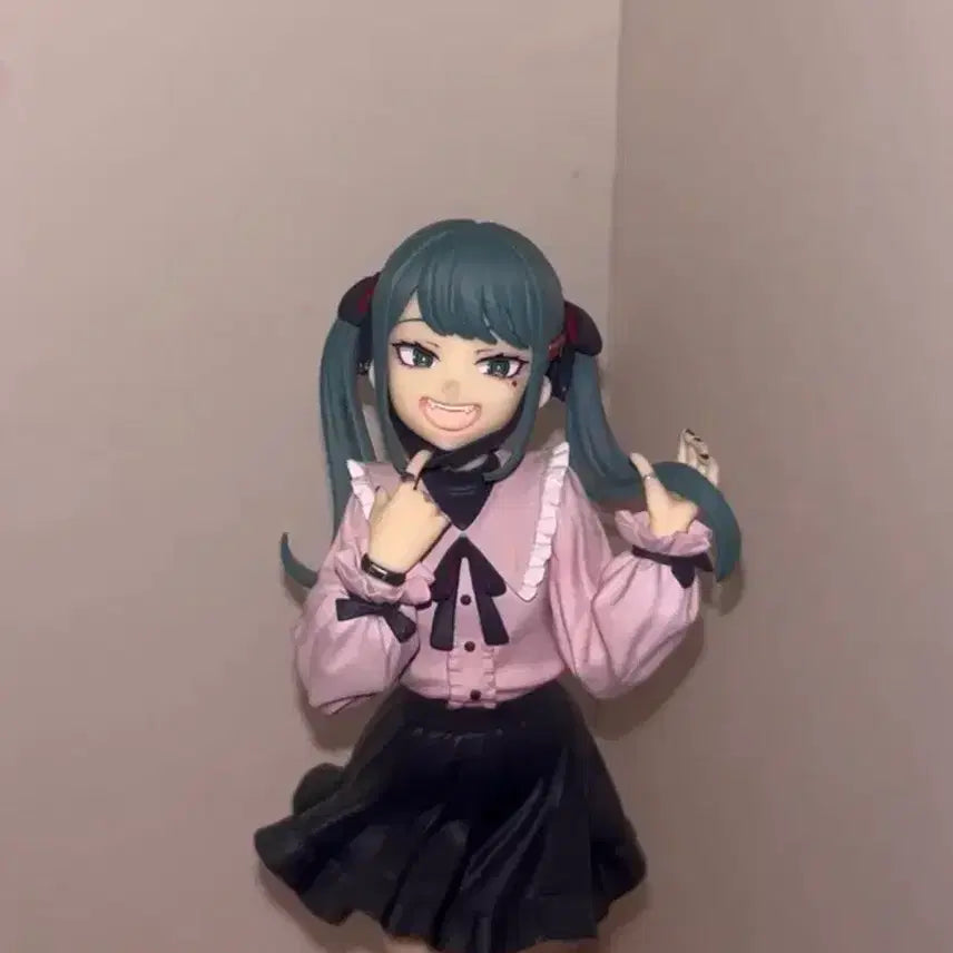 [BUNJANG] Miku Vampire Figure / 미쿠 뱀파이어 피규어