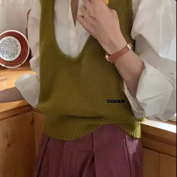 [BUNJANG] Olive V-Neck Knit Vest / 올리브 색 브이넥 니트 조끼