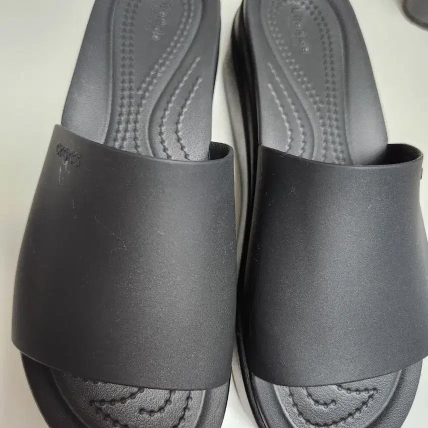 [BUNJANG] Crocs Brooklyn Wedge Platform Slides Black (240) / 크록스 브루클린 슬라이드 240  웨지 통굽 블랙  새상품수준