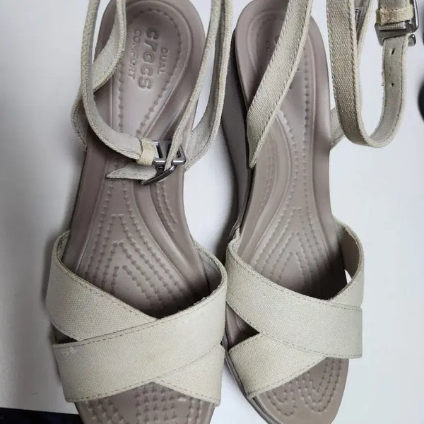 [BUNJANG] Crocs X-Wide Sandal Beige 240 / 새상품 크록스 엑스웨지 샌들 240  베이지색