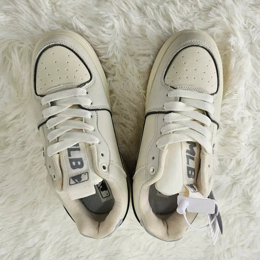 [BUNJANG] New York Yankees Beige Sneakers / 사이즈 235) 뉴욕 양키스 스니커즈 베이지