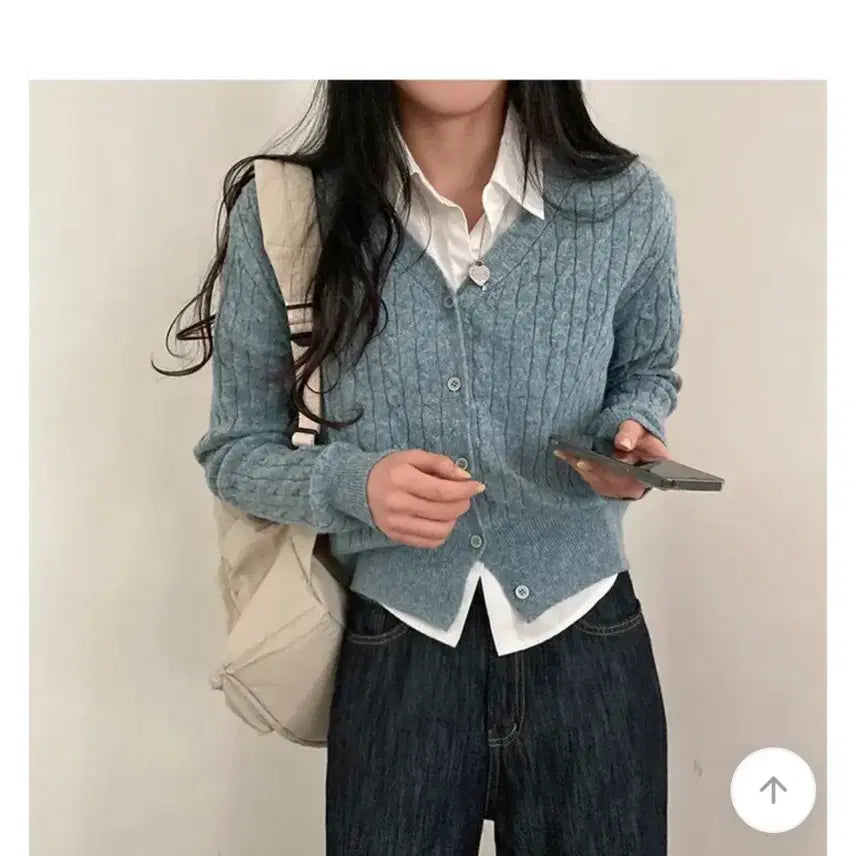 [BUNJANG] Giftibox Wool Cable V-Neck Crop Cardigan / 기프티박스 울 케이블 브이넥 크롭 가디건