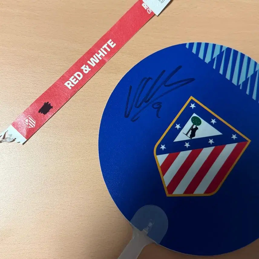 [BUNJANG] David Villa Signed Atletico Madrid Fan / 다비드 비야 친필싸인 AT마드리드 부채
