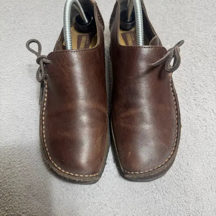 [BUNJANG] Clarks Lugger Leather Sneakers Brown / 클락스 러거 브라운 통가죽 레더 스니커즈 / 닥터마틴 레드윙