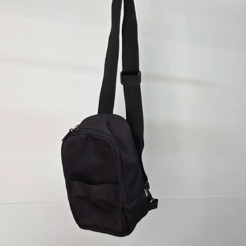 [BUNJANG] Kolon Sport Mini Sling Bag / 코오롱스포츠 미니슬링백 6H25