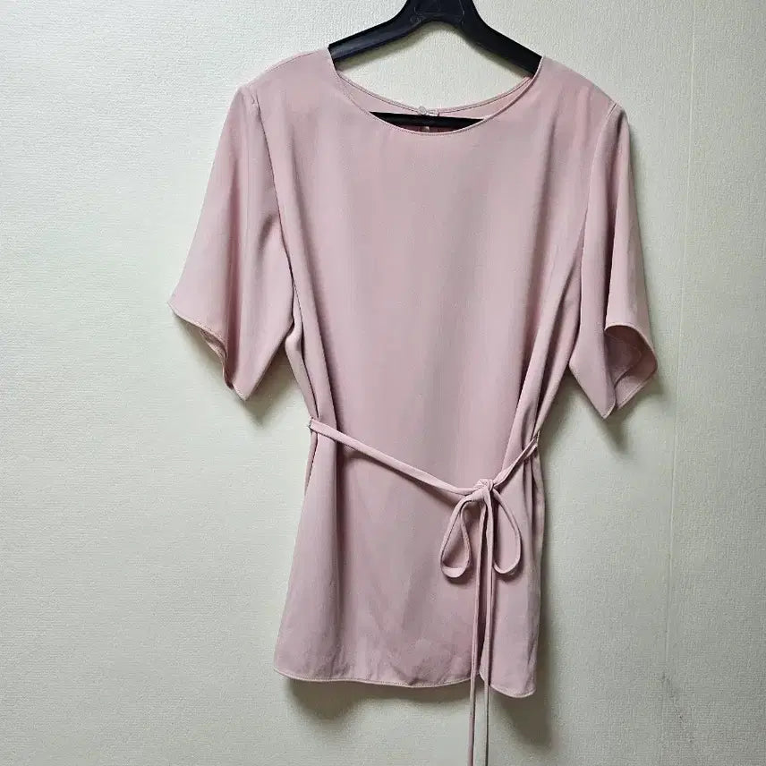 [BUNJANG] Ohr Belted Shoulder Pad Blouse Size 55 / 오르 어깨 패드 벨티드 블라우스 55