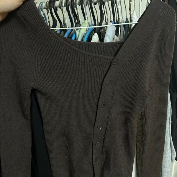 [BUNJANG] Brown Diagonal Button Knit / 브라운 사선 단추 니트