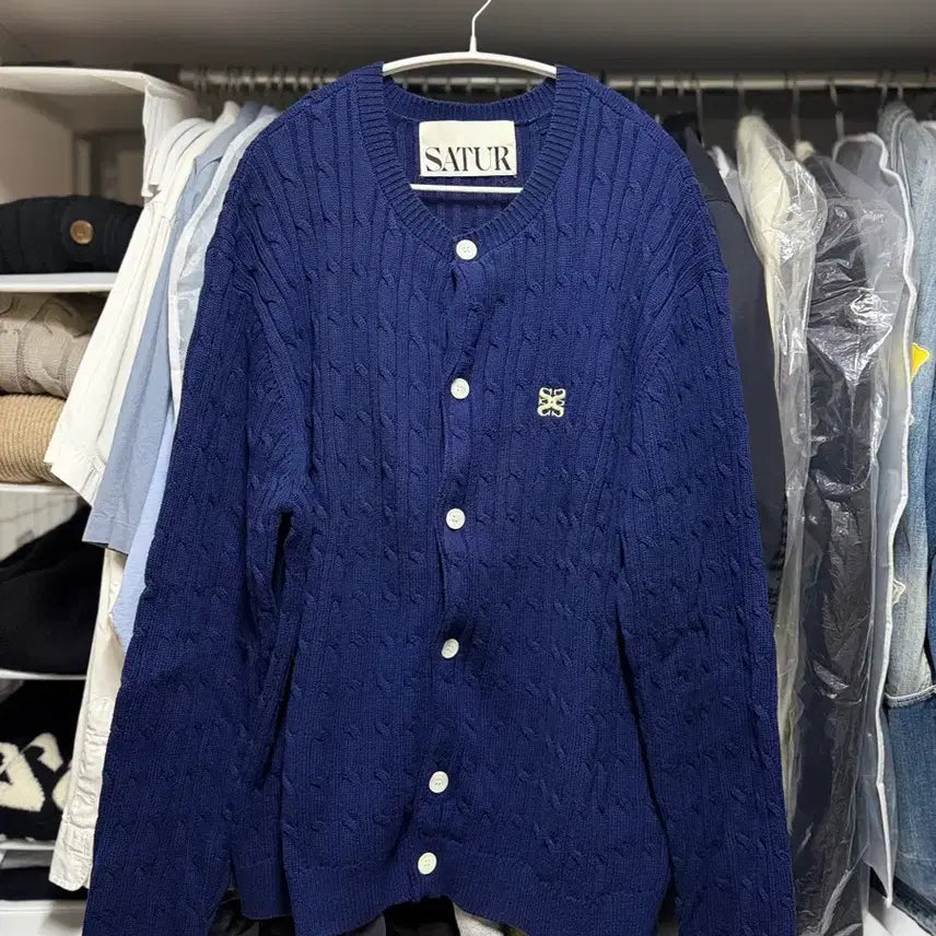 [BUNJANG] Satur Cable Crewneck Cardigan / 세터 케이블 크루넥 가디건
