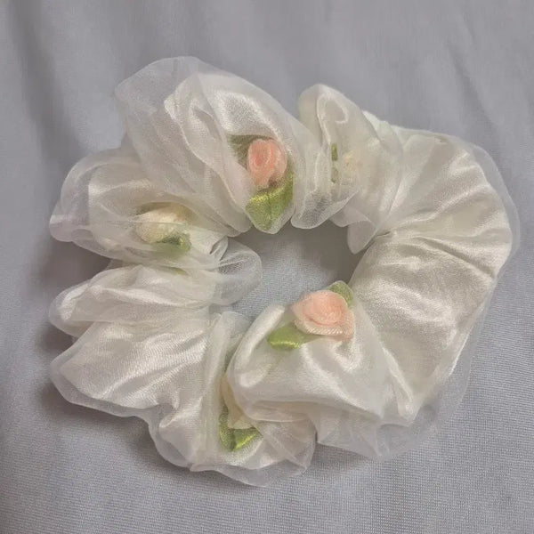 [BUNJANG] Ivory Flower Bunch Scrunchie / 아이보리 꽃송이 곱창밴드