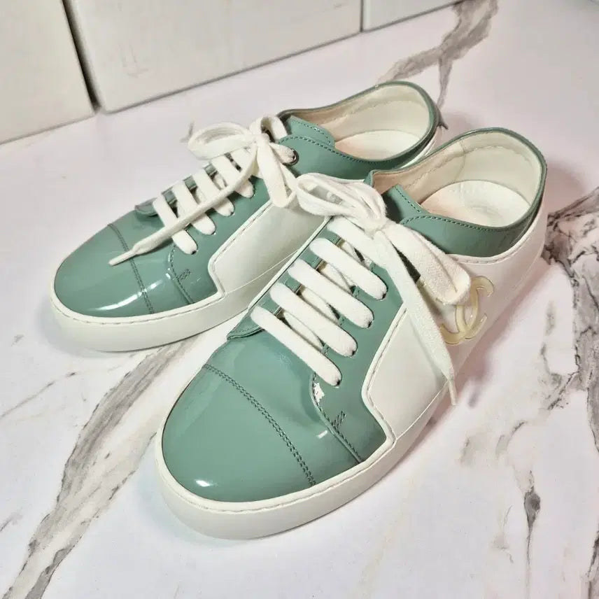 [BUNJANG] Chanel Low-Top Mint Sneakers (Size 36) / (정품) 샤넬 로우탑 민트색 스니커즈 여성 운동화 36