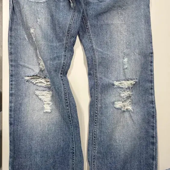 [BUNJANG] Dolce & Gabbana Distressed Wash Denim Jeans - Size 46 / 돌체앤가바나 청바지 46