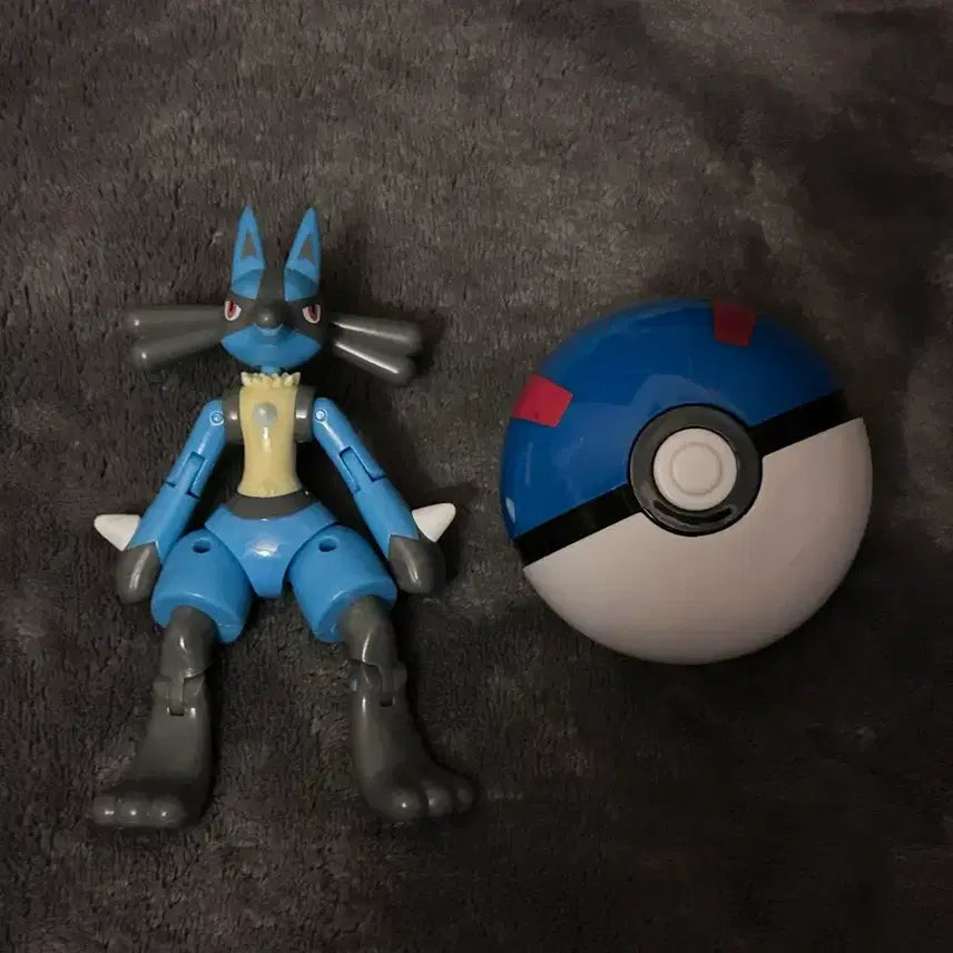 [BUNJANG] Lucario Changing Figure with Poké Ball / 루카리오 체인징 피규어
