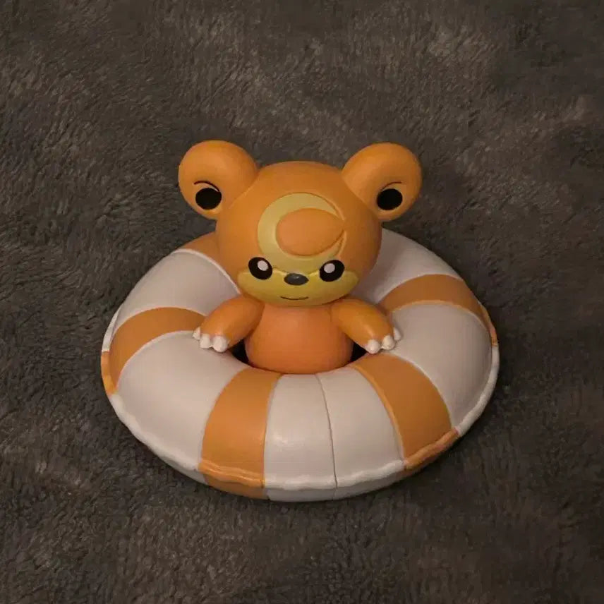 [BUNJANG] Dungdung Tube Kkamjigom Figurine / 둥둥 튜브 깜지곰
