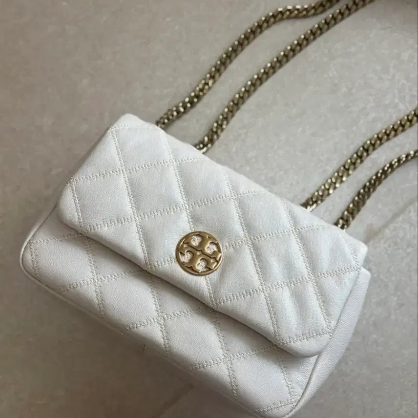 [BUNJANG] Tory Burch Quilted Chain Shoulder Bag White / 토리버치 퀼팅 체인 숄더백 화이트 웰라