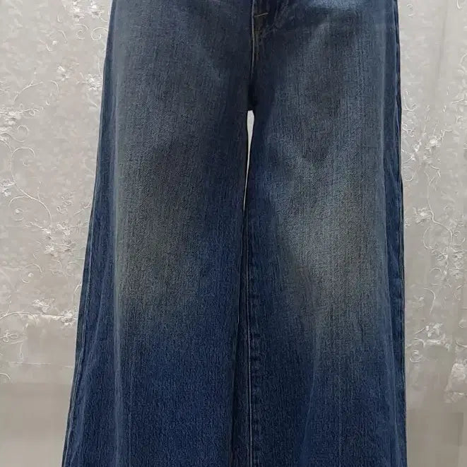 [BUNJANG] FRAME Wide Leg 7/10 Length Jeans Size 24 / FRAME  와이드형  7부청바지 24