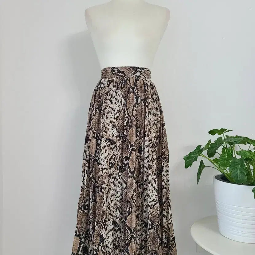 [BUNJANG] Re EDIT Python Print Pleated Long Skirt / 수입 Re EDIT 플리츠 롱스커트